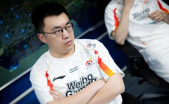 碰瓷Faker！T1进季后赛电棍开团姿态ag旗舰厅Bin历史发言被扒：Uzi不配(图7)